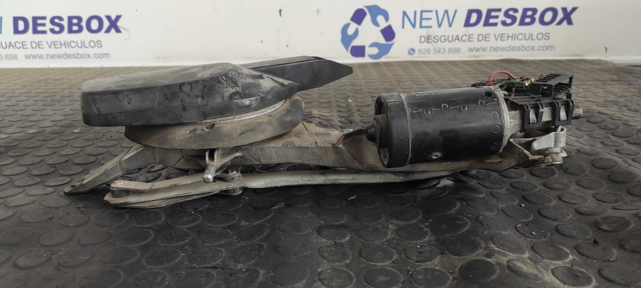 Recambio de MOTOR LIMPIA DELANTERO para MERCEDES-BENZ CLASE E (W210) referencia OEM IAM 0390241420 8