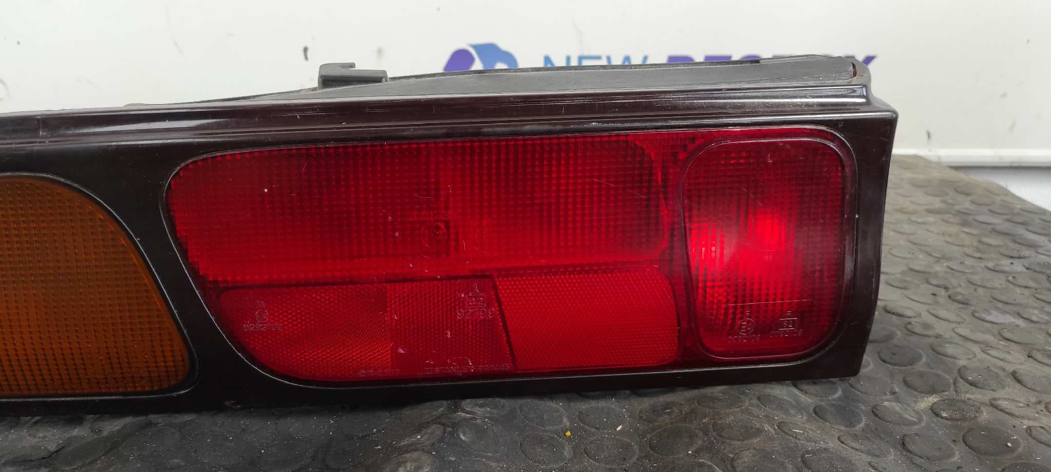 Recambio de PILOTO TRASERO IZQUIERDO para FORD PROBE 2.0 referencia OEM IAM 0431445 6