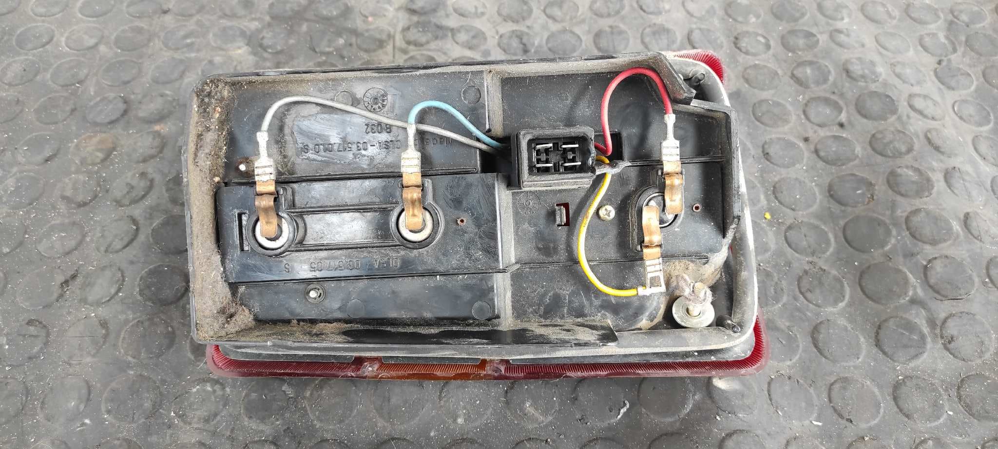 Recambio de PILOTO TRASERO IZQUIERDO para CITROEN C 25 COMBI/BUS * referencia OEM IAM 03517010S   - BLANCO 3