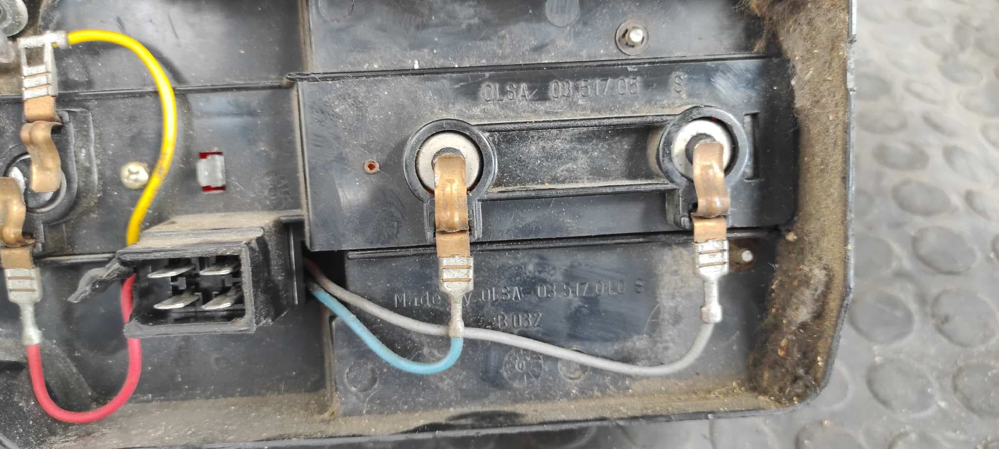 Recambio de PILOTO TRASERO IZQUIERDO para CITROEN C 25 COMBI/BUS * referencia OEM IAM 03517010S   - BLANCO 7