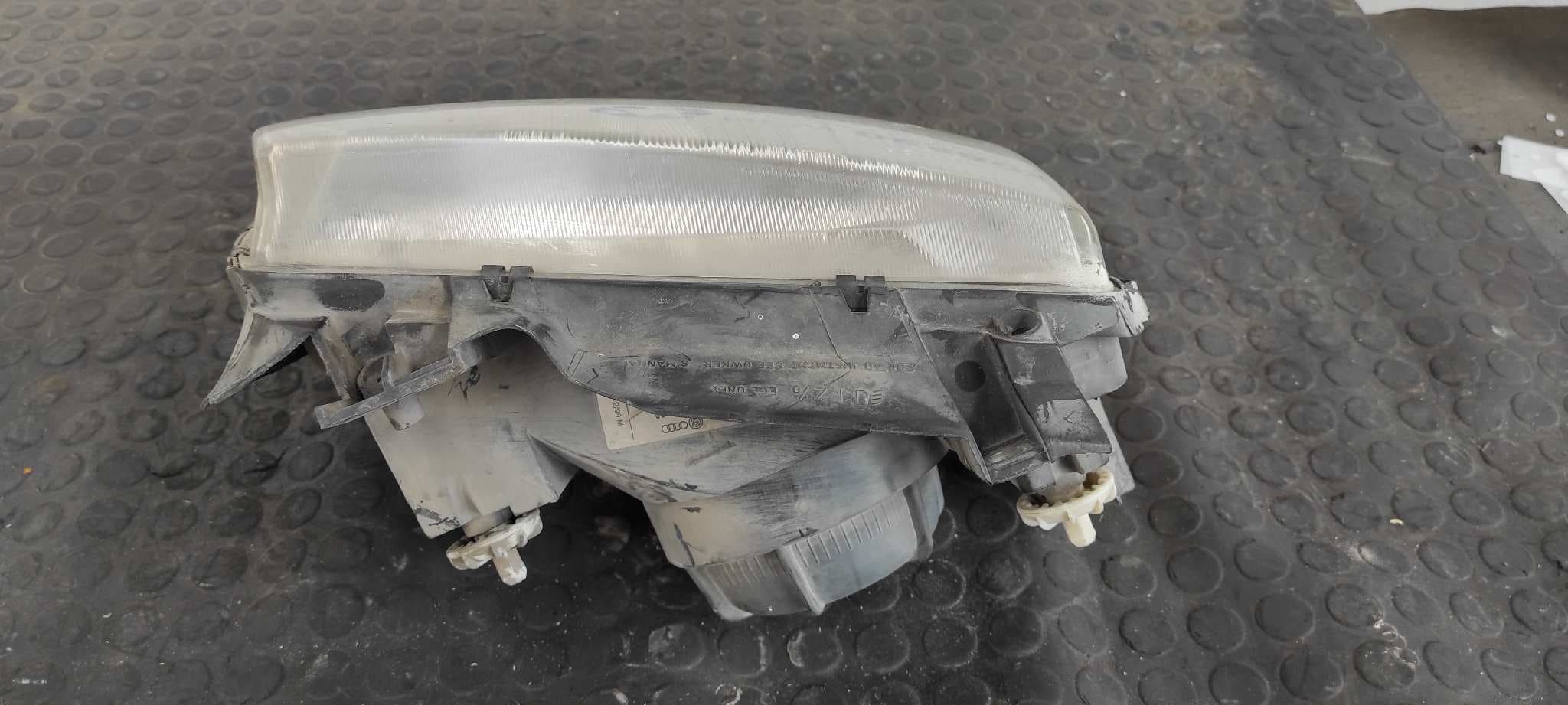 Recambio de FARO DERECHO para VOLKSWAGEN T4 BUS (MOD. 1991) referencia OEM IAM 7D1941010D 6