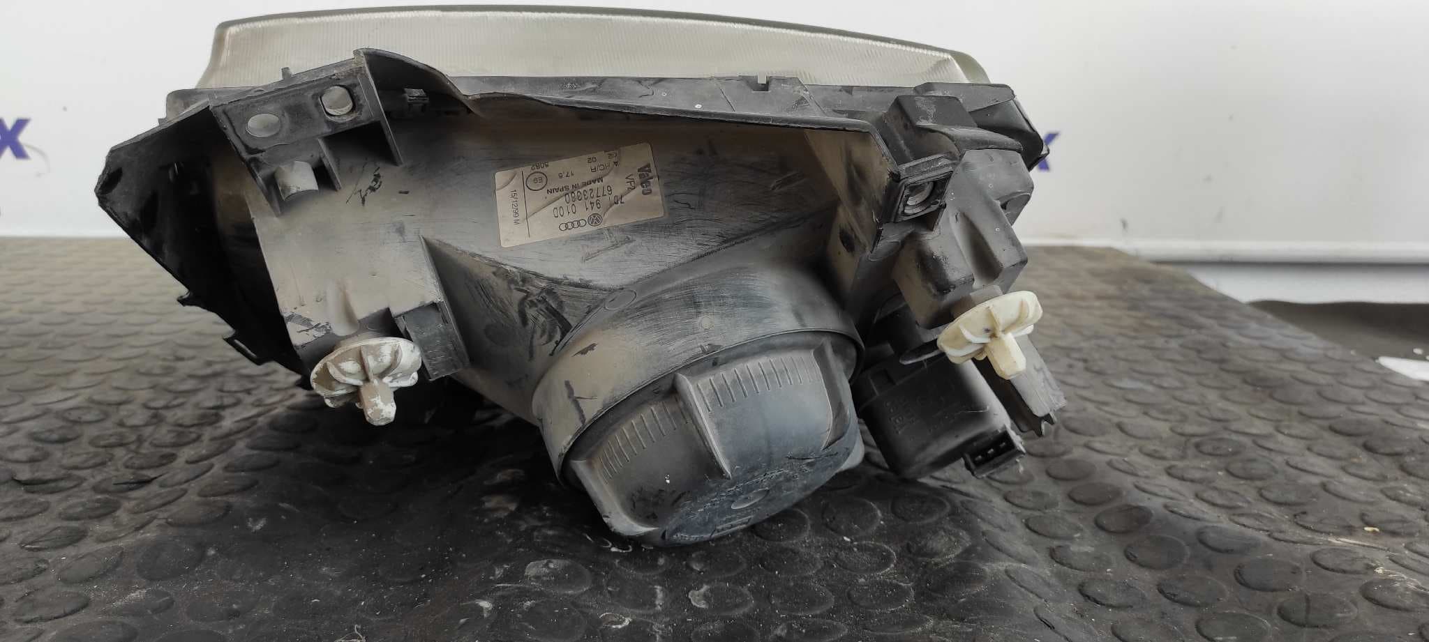 Recambio de FARO DERECHO para VOLKSWAGEN T4 BUS (MOD. 1991) referencia OEM IAM 7D1941010D 4