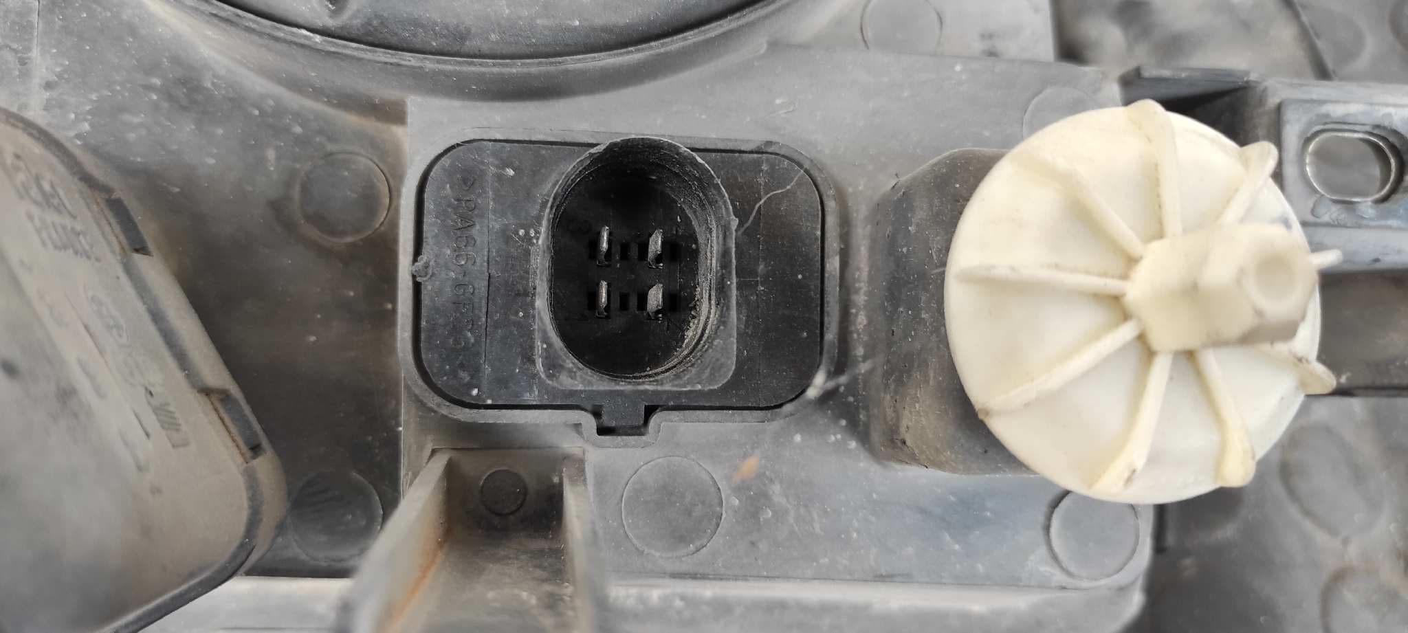 Recambio de FARO DERECHO para VOLKSWAGEN T4 BUS (MOD. 1991) referencia OEM IAM 7D1941010D 7