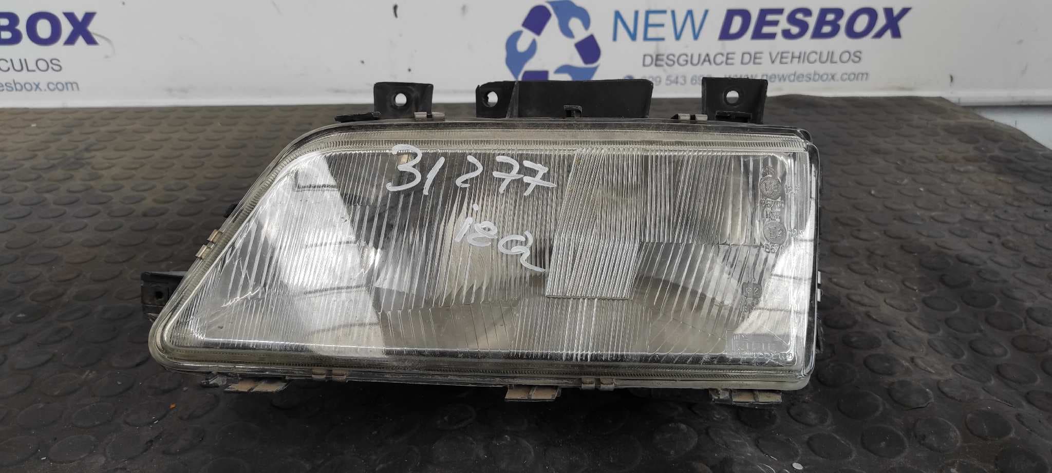 Recambio de FARO IZQUIERDO para PEUGEOT 405 BERLINA 1.9 16V D6A referencia OEM IAM    - AZUL