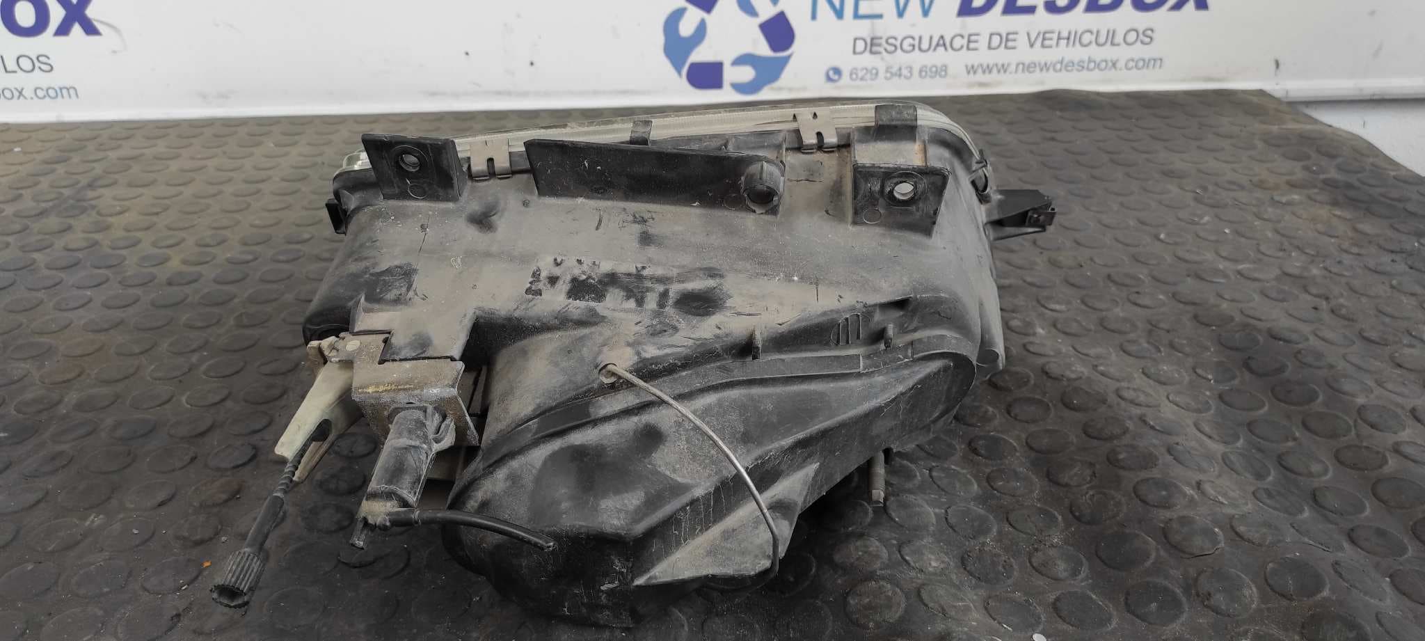 Recambio de FARO IZQUIERDO para PEUGEOT 405 BERLINA 1.9 16V D6A referencia OEM IAM    - AZUL 8