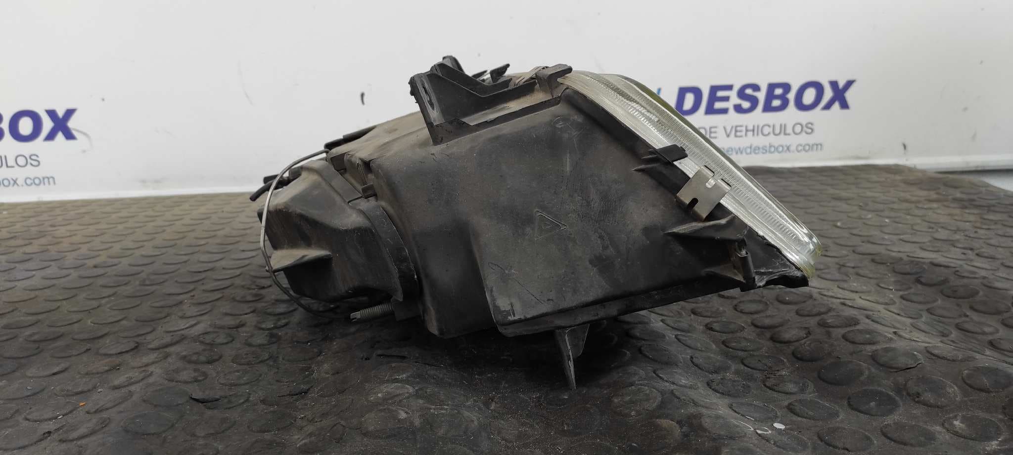 Recambio de FARO IZQUIERDO para PEUGEOT 405 BERLINA 1.9 16V D6A referencia OEM IAM    - AZUL 3
