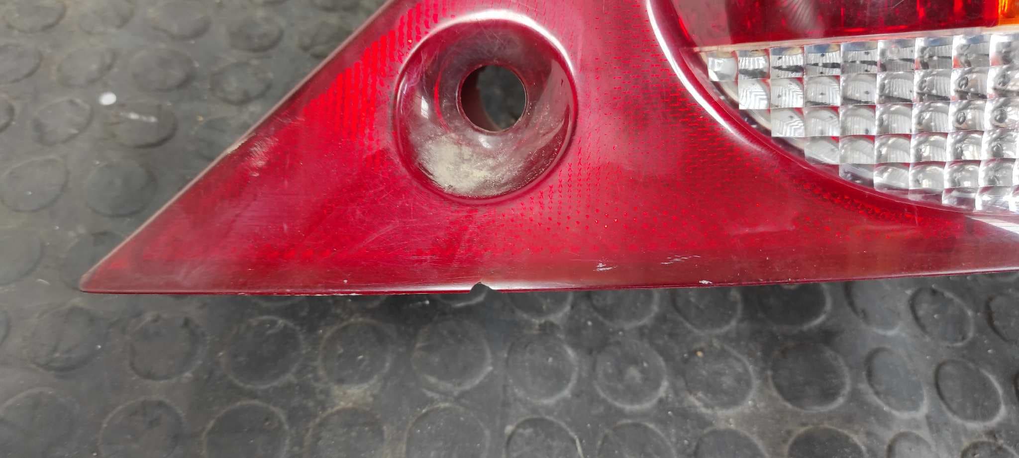 Recambio de PILOTO TRASERO DERECHO para FORD COUGAR (MC) V6 LCBA       referencia OEM IAM 938876   - PLATA 5
