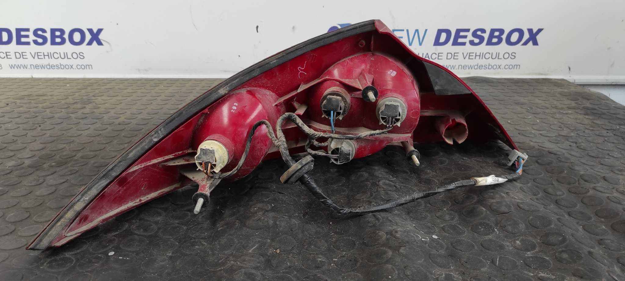 Recambio de PILOTO TRASERO DERECHO para FORD COUGAR (MC) V6 LCBA       referencia OEM IAM 938876   - PLATA 11