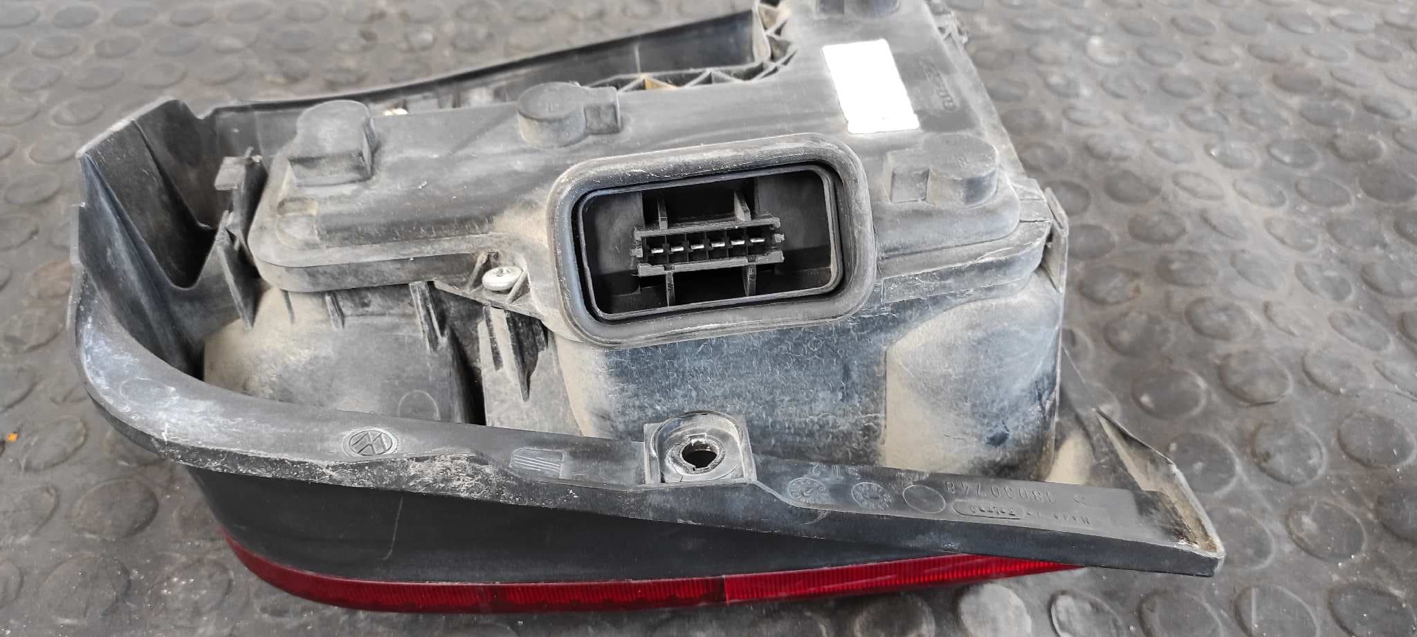 Recambio de PILOTO TRASERO IZQUIERDO para VOLKSWAGEN LUPO (6X1/6E1) referencia OEM IAM 6X0945111D 4