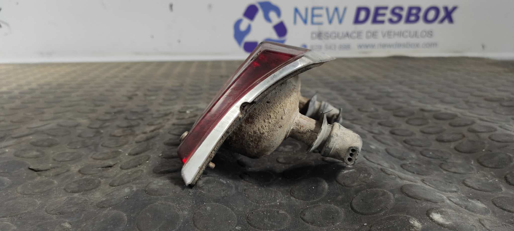 Recambio de PILOTO TRASERO DERECHO para RENAULT 6 1.0 referencia OEM IAM 010032 2