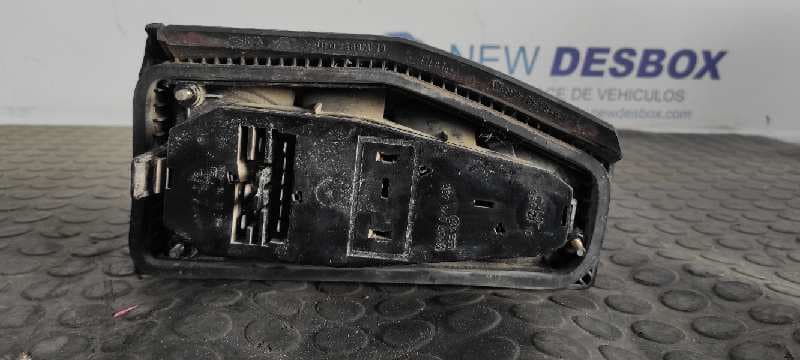 Recambio de PILOTO TRASERO DERECHO para VOLKSWAGEN POLO (867/871/873) referencia OEM IAM 867945257A 4