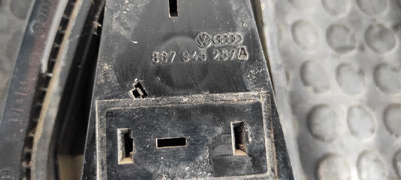 Recambio de PILOTO TRASERO DERECHO para VOLKSWAGEN POLO (867/871/873) referencia OEM IAM 867945257A 5