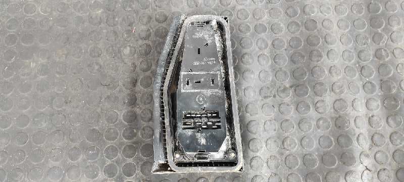 Recambio de PILOTO TRASERO DERECHO para VOLKSWAGEN POLO (867/871/873) referencia OEM IAM 867945257A 6
