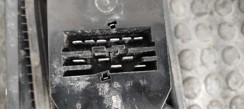 Recambio de PILOTO TRASERO DERECHO para VOLKSWAGEN POLO (867/871/873) referencia OEM IAM 867945257A 7