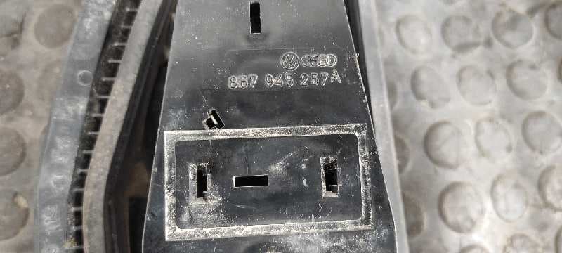 Recambio de PILOTO TRASERO DERECHO para VOLKSWAGEN POLO (867/871/873) referencia OEM IAM 867945257A 3