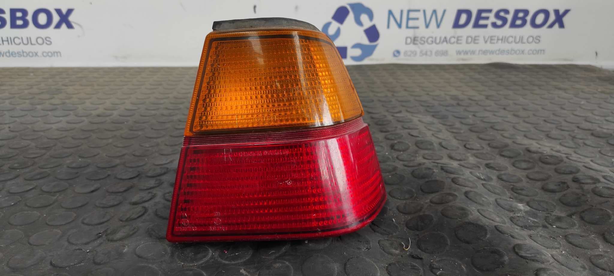 Recambio de PILOTO TRASERO DERECHO para VOLKSWAGEN PASSAT (321/23/27/31) referencia OEM IAM 321945257H