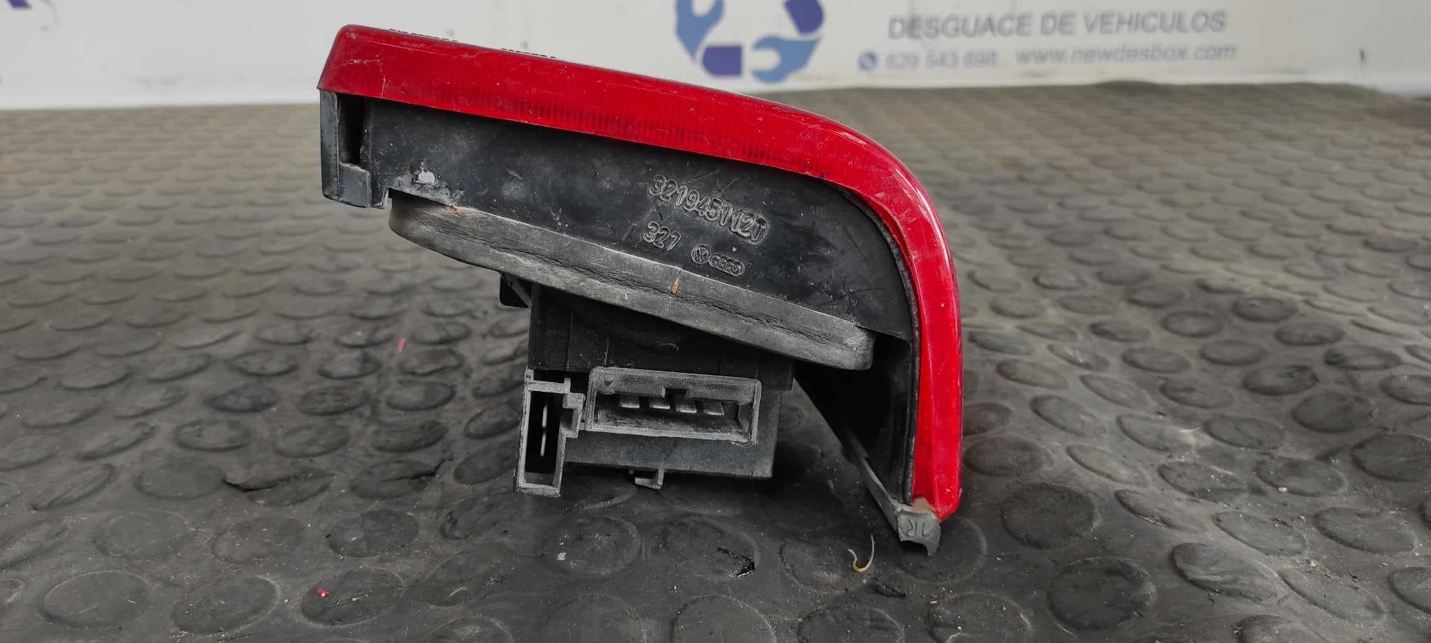 Recambio de PILOTO TRASERO DERECHO para VOLKSWAGEN PASSAT (321/23/27/31) referencia OEM IAM 321945257H 5