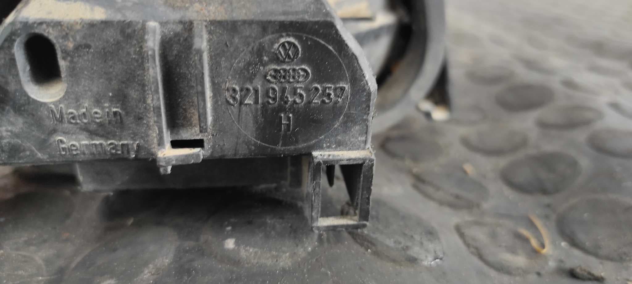 Recambio de PILOTO TRASERO DERECHO para VOLKSWAGEN PASSAT (321/23/27/31) referencia OEM IAM 321945257H 3