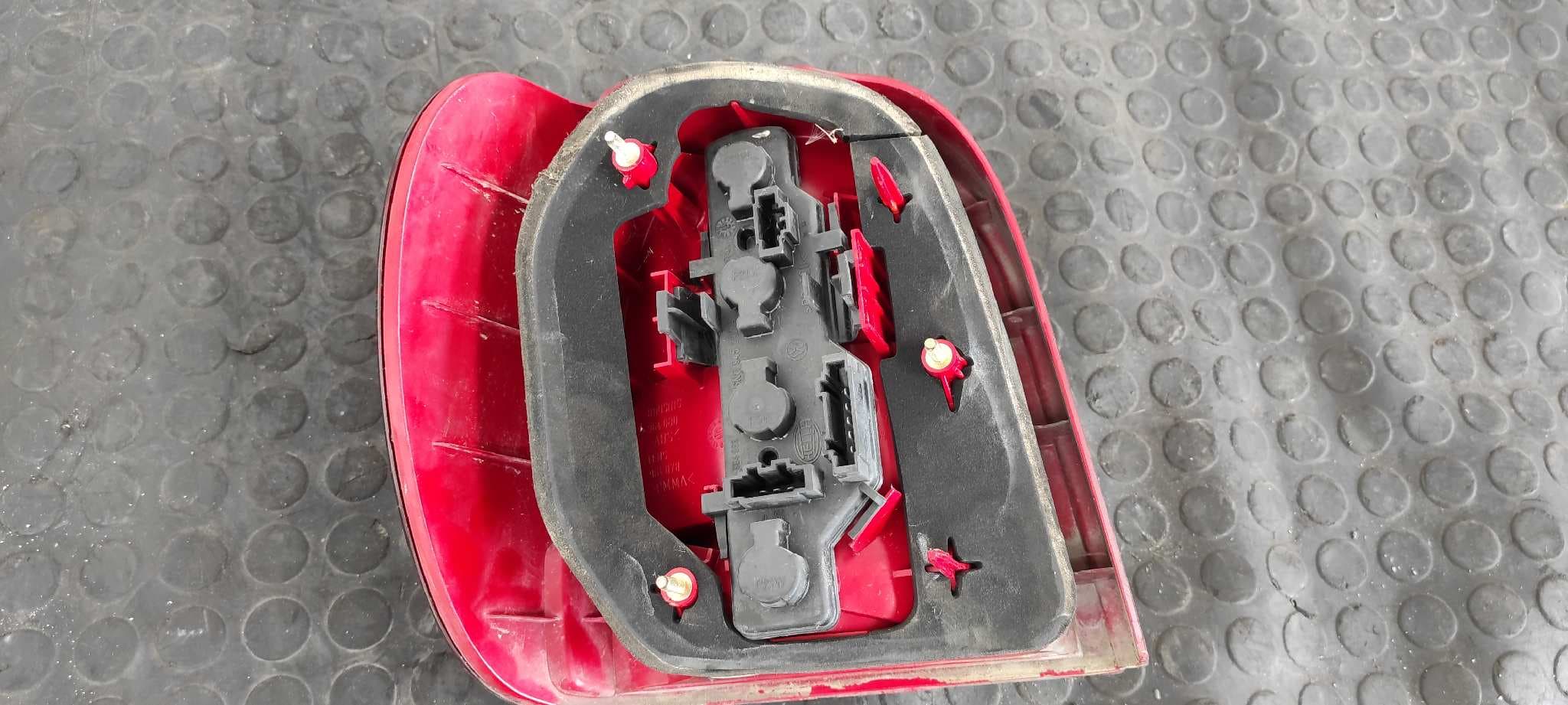 Recambio de PILOTO TRASERO DERECHO para VOLKSWAGEN POLO BERLINA (6N2) referencia OEM IAM 6N0945096H 2
