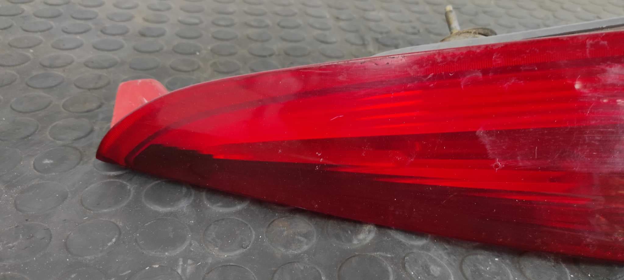 Recambio de PILOTO TRASERO DERECHO para FIAT PUNTO BERLINA (188) 1.2 CAT 188A4000 referencia OEM IAM 46523769   - GRANATE 6