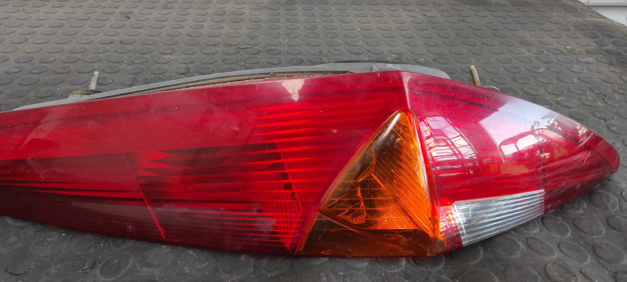 Recambio de PILOTO TRASERO DERECHO para FIAT PUNTO BERLINA (188) 1.2 CAT 188A4000 referencia OEM IAM 46523769   - GRANATE 4
