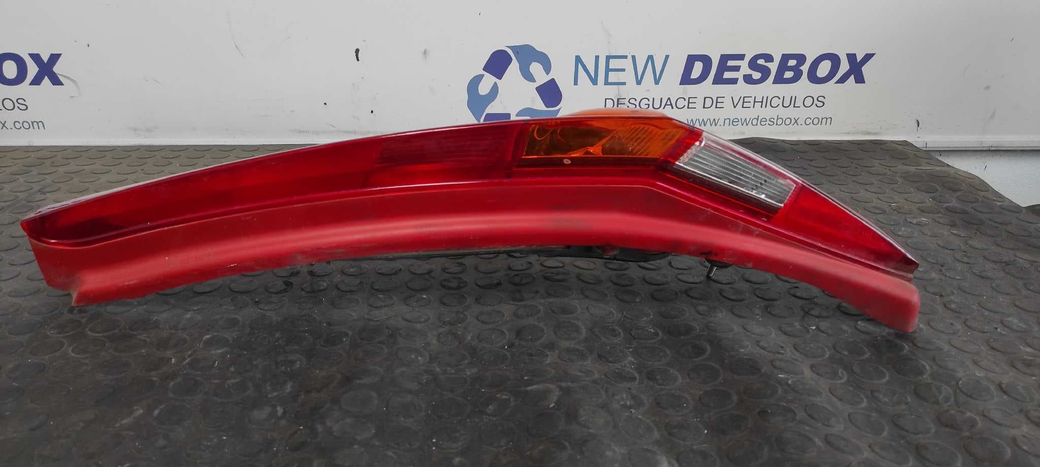 Recambio de PILOTO TRASERO DERECHO para FIAT PUNTO BERLINA (188) 1.2 CAT 188A4000 referencia OEM IAM 46523769   - GRANATE 8