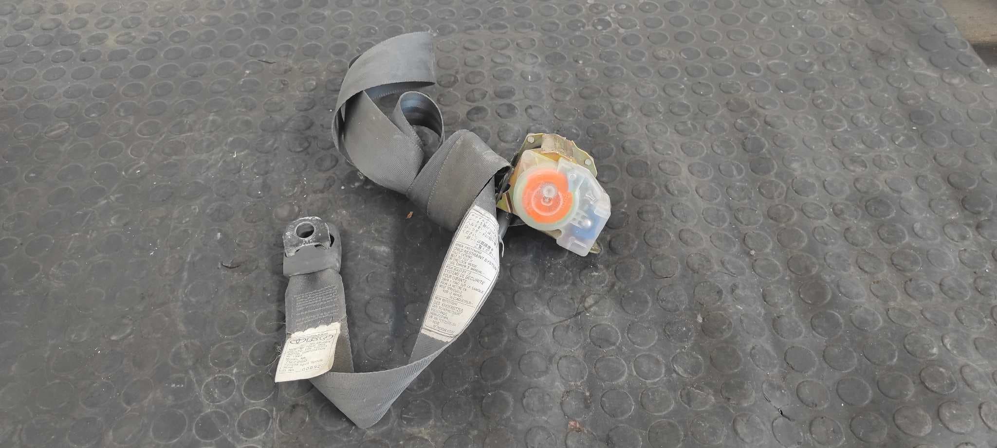Recambio de CINTURON TRASERO DERECHO para TOYOTA RAV 4 FUNCRUISER (A1) 2.0 16V CAT 3SFE referencia OEM IAM 7G7360   - ROJO