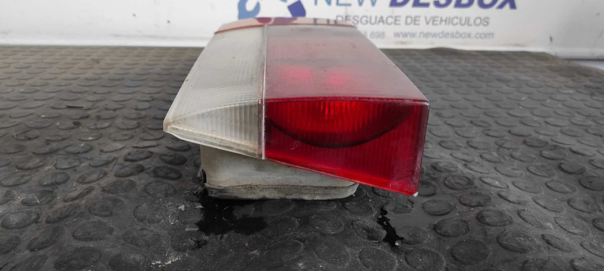 Recambio de PILOTO TRASERO IZQUIERDO para PEUGEOT 505 BERLINA referencia OEM IAM FRANKANI 8