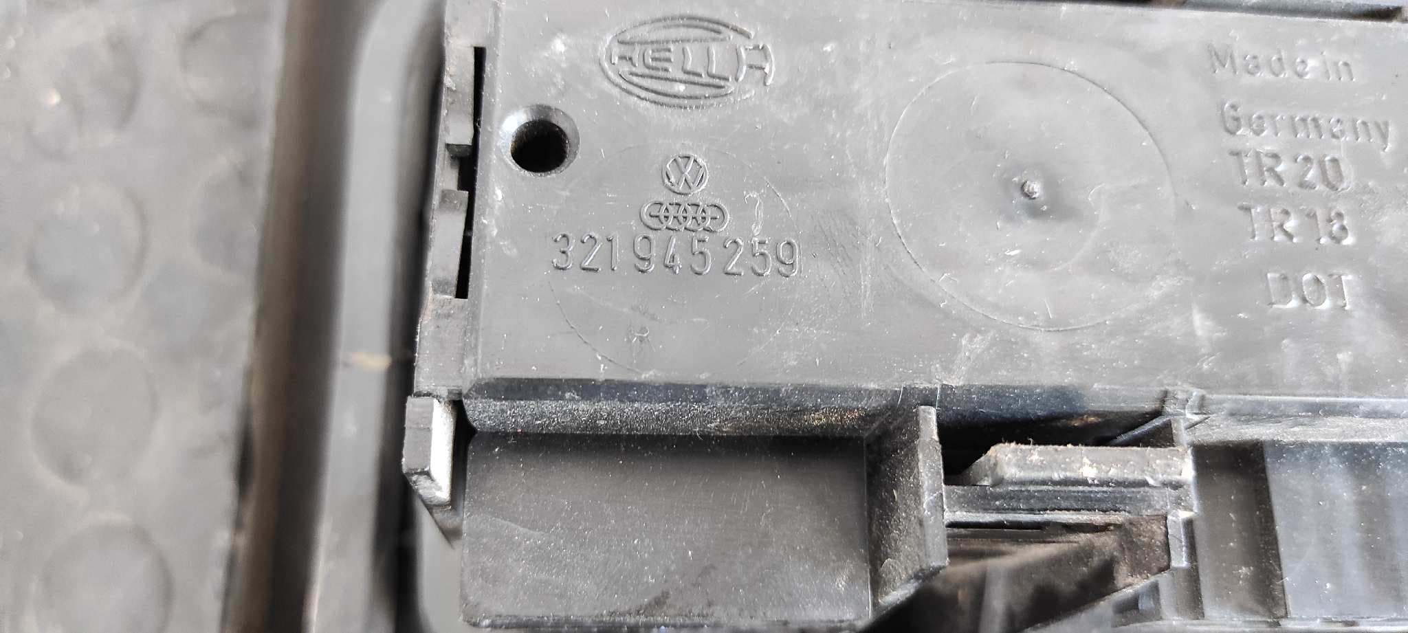 Recambio de PILOTO PORTON DERECHO para VOLKSWAGEN PASSAT (321/23/27/31) referencia OEM IAM 357945108 2