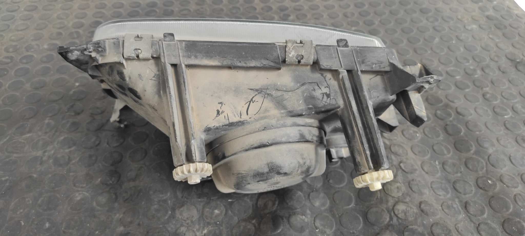 Recambio de FARO DERECHO para VOLKSWAGEN PASSAT BERLINA (312) referencia OEM IAM 13348000 9