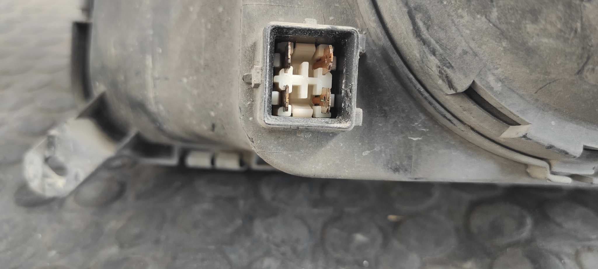 Recambio de FARO DERECHO para VOLKSWAGEN PASSAT BERLINA (312) referencia OEM IAM 13348000 2