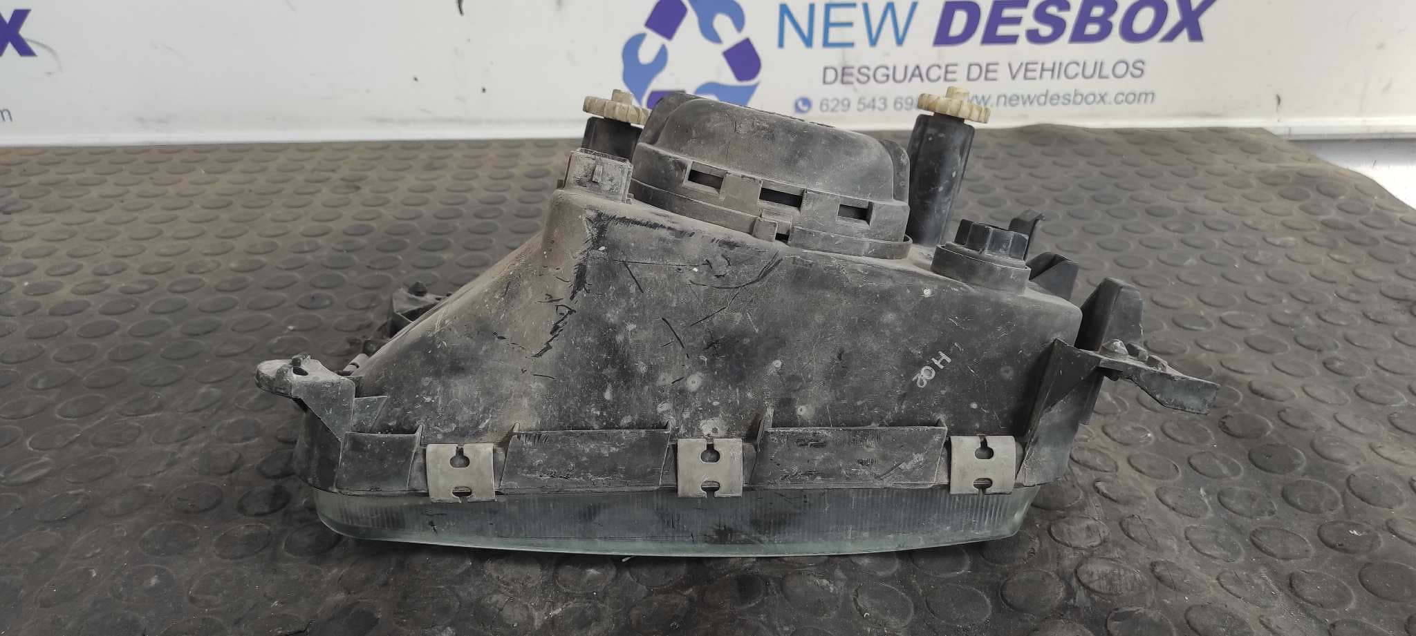 Recambio de FARO DERECHO para VOLKSWAGEN PASSAT BERLINA (312) referencia OEM IAM 13348000 6