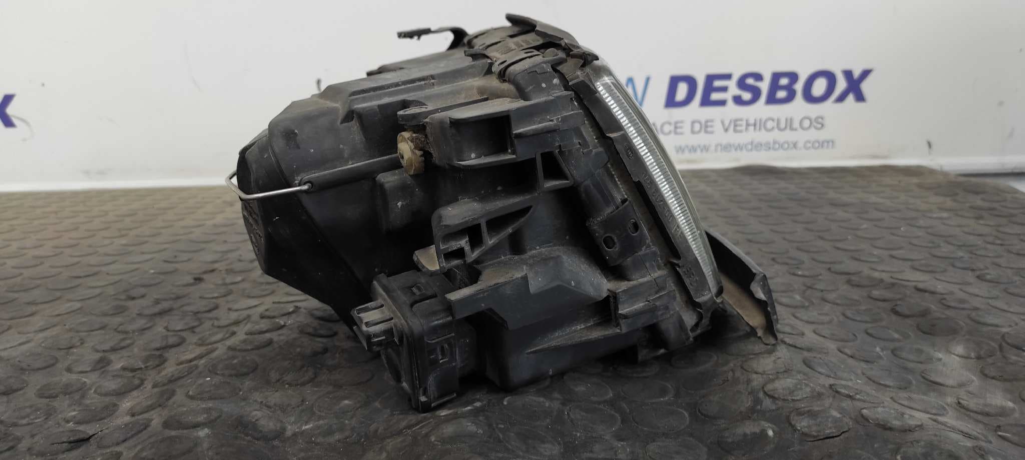 Recambio de FARO DERECHO para AUDI A6 BERLINA (C4) referencia OEM IAM 14050602 9