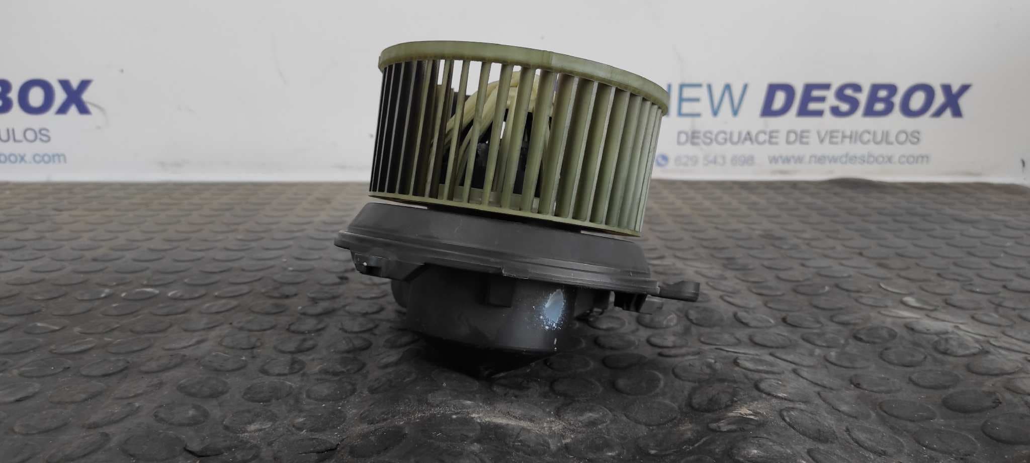 Recambio de MOTOR CALEFACCION para VOLKSWAGEN PASSAT BERLINA (3B3) AWT referencia OEM IAM 8D1820021   - AZUL 4