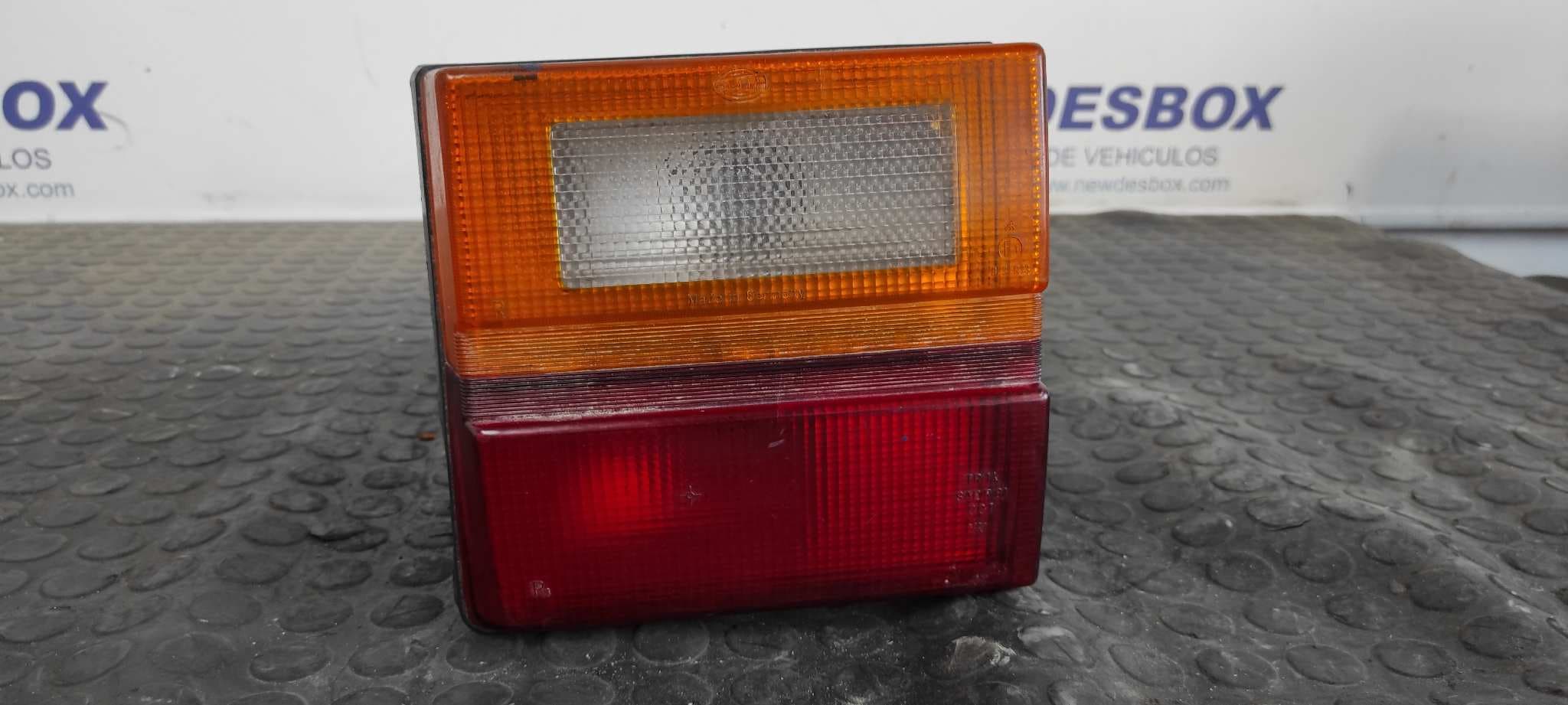 Recambio de PILOTO TRASERO DERECHO INTERIOR para AUDI 100 BERLINA (443) 2.2 KU referencia OEM IAM 443945226   - AZUL