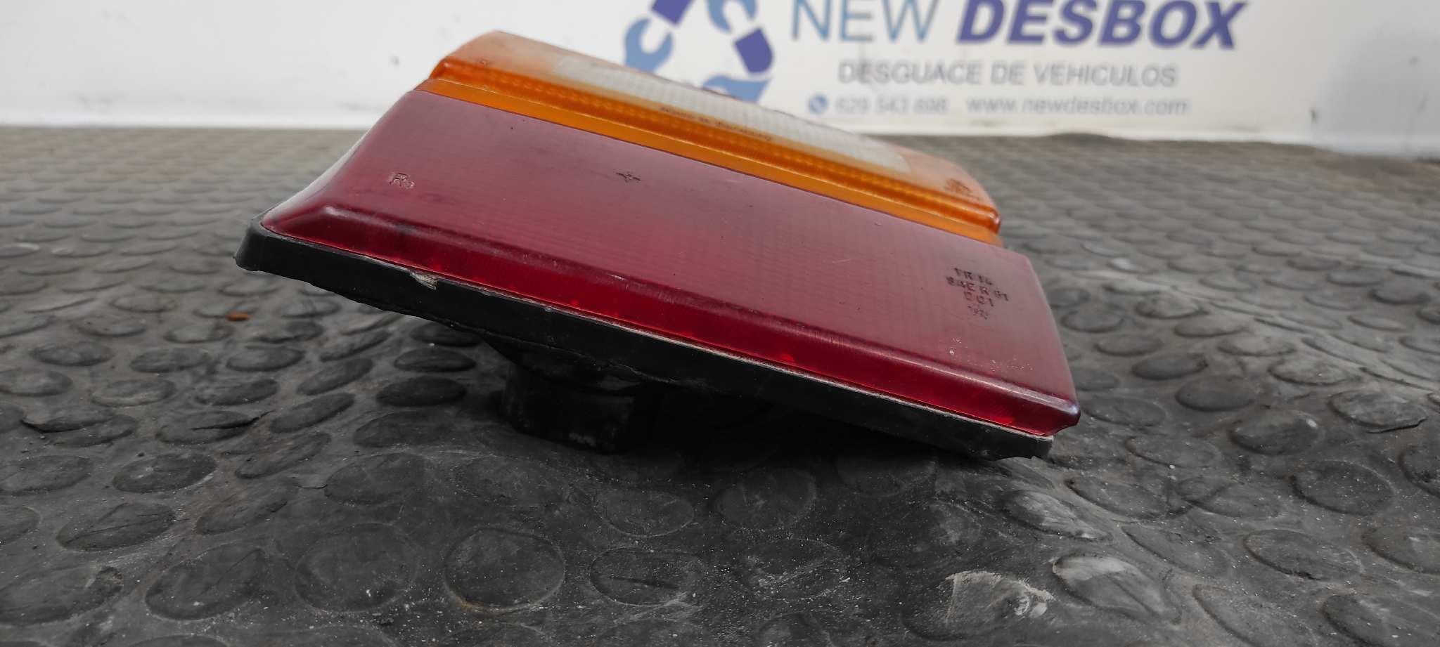 Recambio de PILOTO TRASERO DERECHO INTERIOR para AUDI 100 BERLINA (443) 2.2 KU referencia OEM IAM 443945226   - AZUL 2