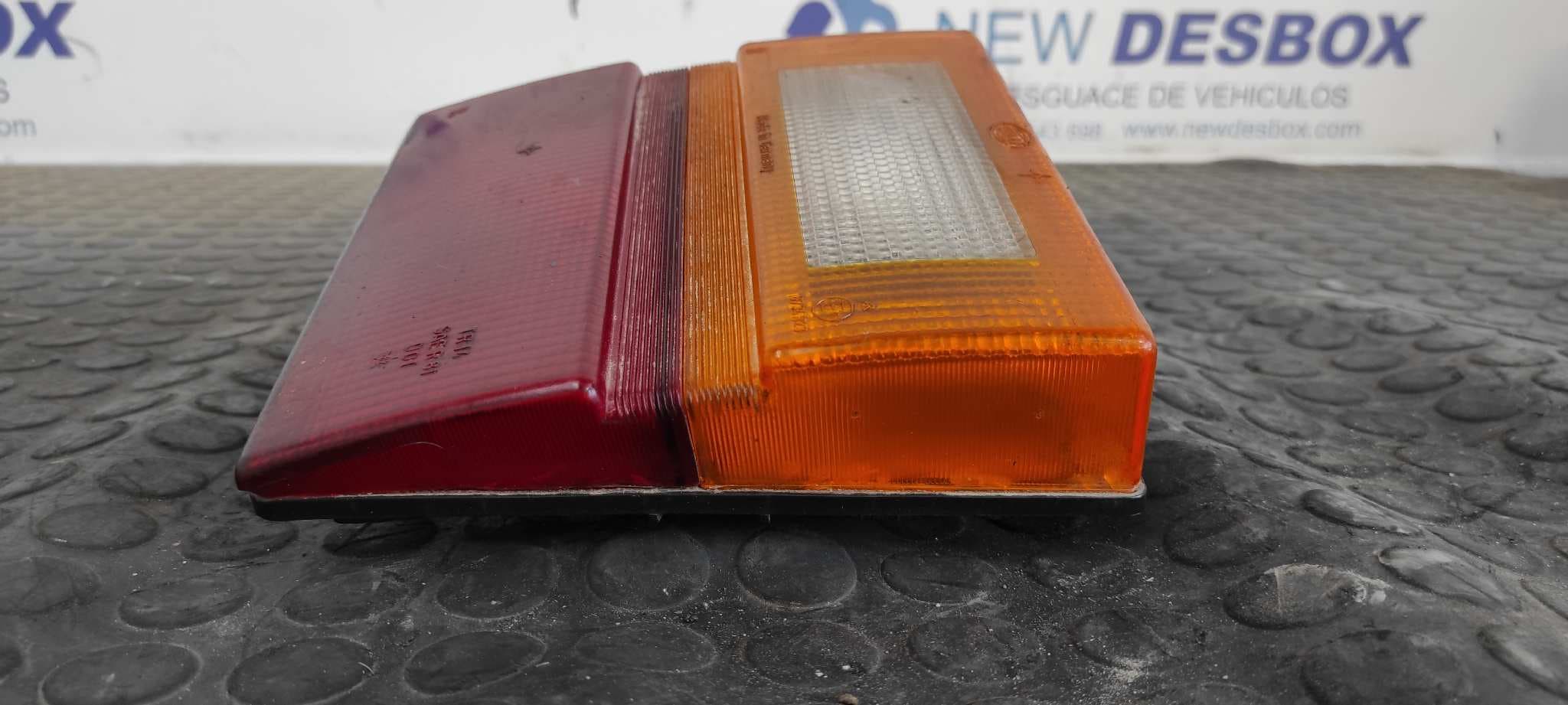 Recambio de PILOTO TRASERO DERECHO INTERIOR para AUDI 100 BERLINA (443) 2.2 KU referencia OEM IAM 443945226   - AZUL 4