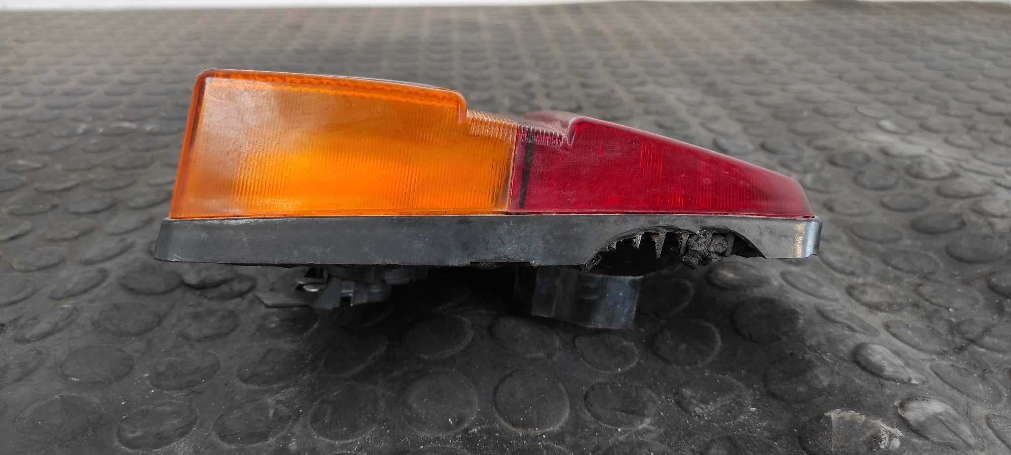 Recambio de PILOTO TRASERO DERECHO INTERIOR para AUDI 100 BERLINA (443) 2.2 KU referencia OEM IAM 443945226   - AZUL 3