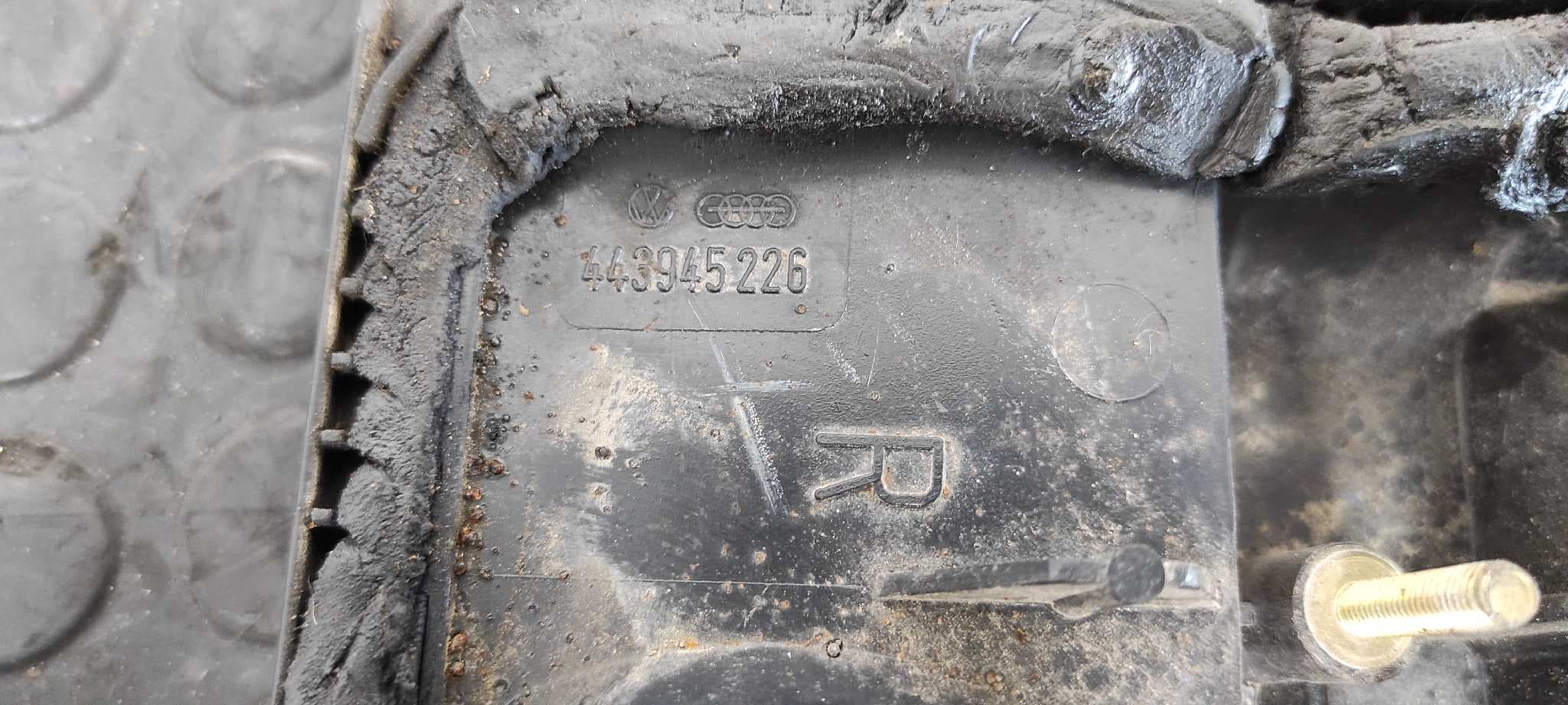 Recambio de PILOTO TRASERO DERECHO INTERIOR para AUDI 100 BERLINA (443) 2.2 KU referencia OEM IAM 443945226   - AZUL 7