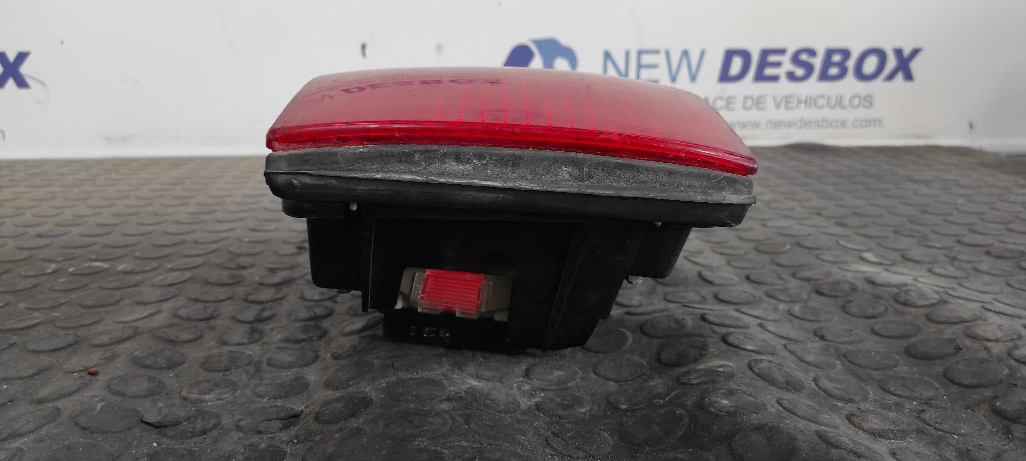 Recambio de PILOTO TRASERO DERECHO para AUDI 100 BERLINA (C4) referencia OEM IAM 138008 6
