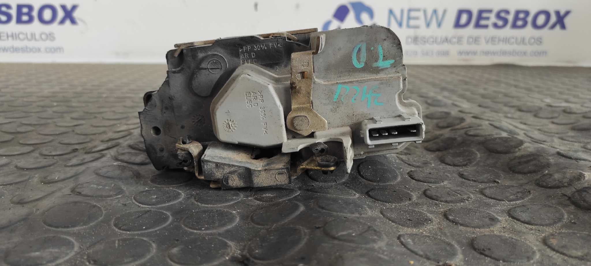 Recambio de CERRADURA PUERTA TRASERA DERECHA para PEUGEOT 206 BERLINA X-Line Refri 8HX referencia OEM IAM VALEO 2004   - BLANCO