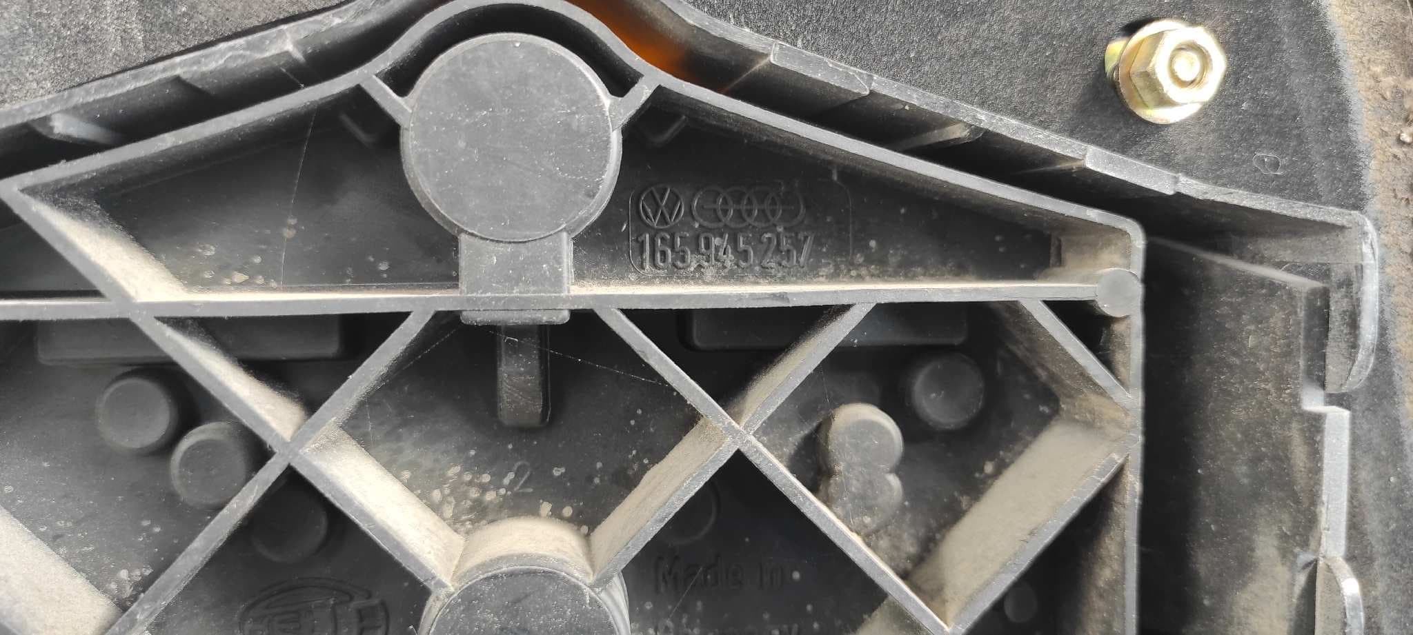Recambio de PILOTO TRASERO IZQUIERDO para VOLKSWAGEN JETTA (165/167) referencia OEM IAM 165945111 7