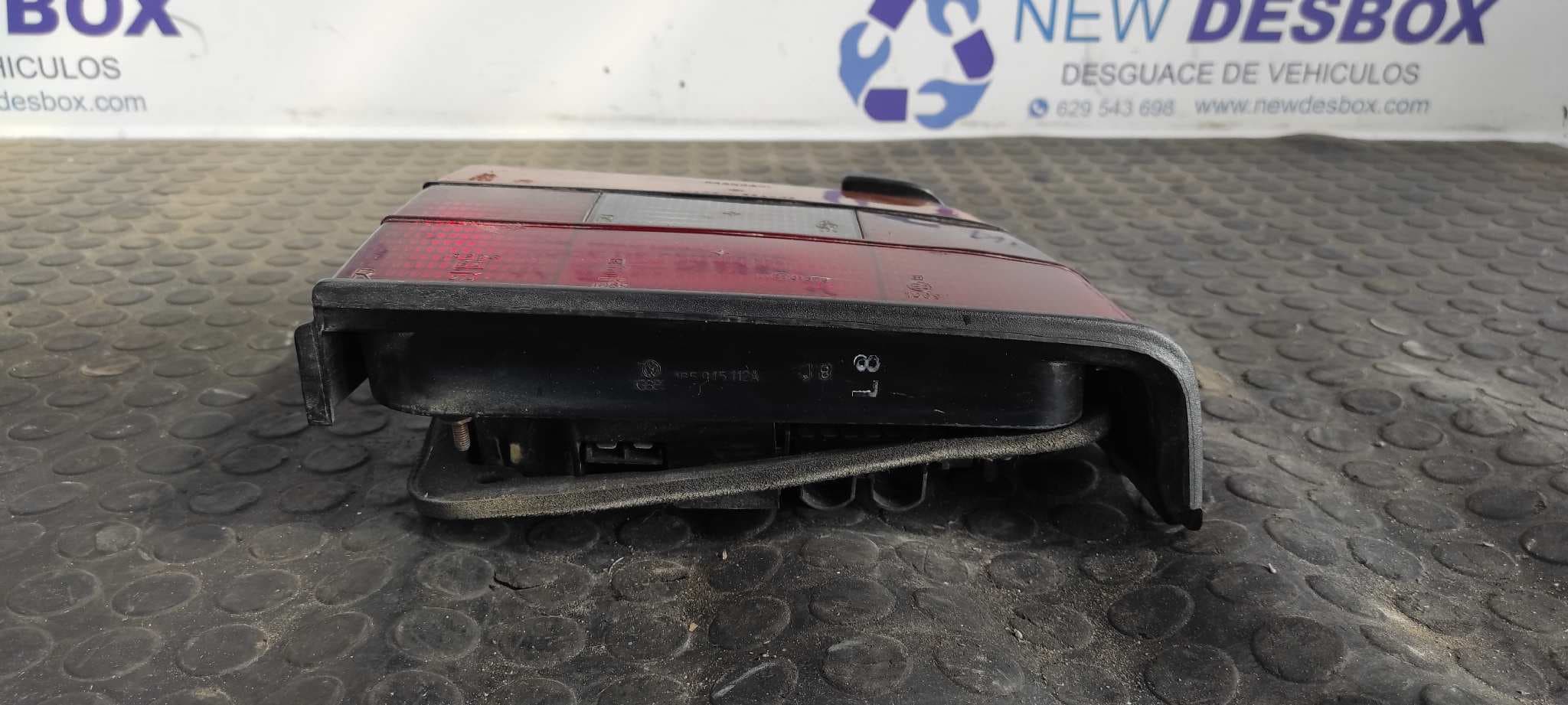 Recambio de PILOTO TRASERO DERECHO para VOLKSWAGEN JETTA (165/167) referencia OEM IAM 165945112A 3