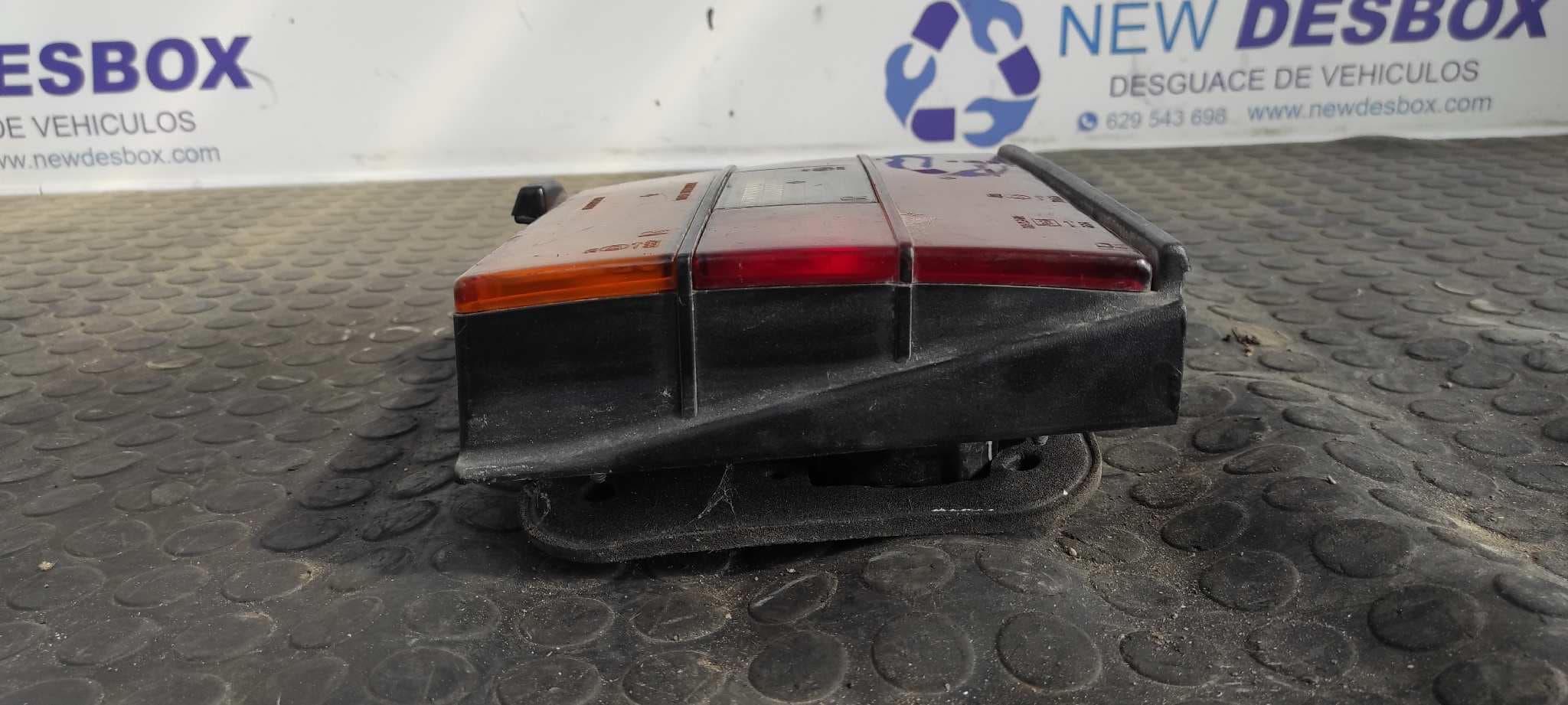 Recambio de PILOTO TRASERO DERECHO para VOLKSWAGEN JETTA (165/167) referencia OEM IAM 165945112A 8