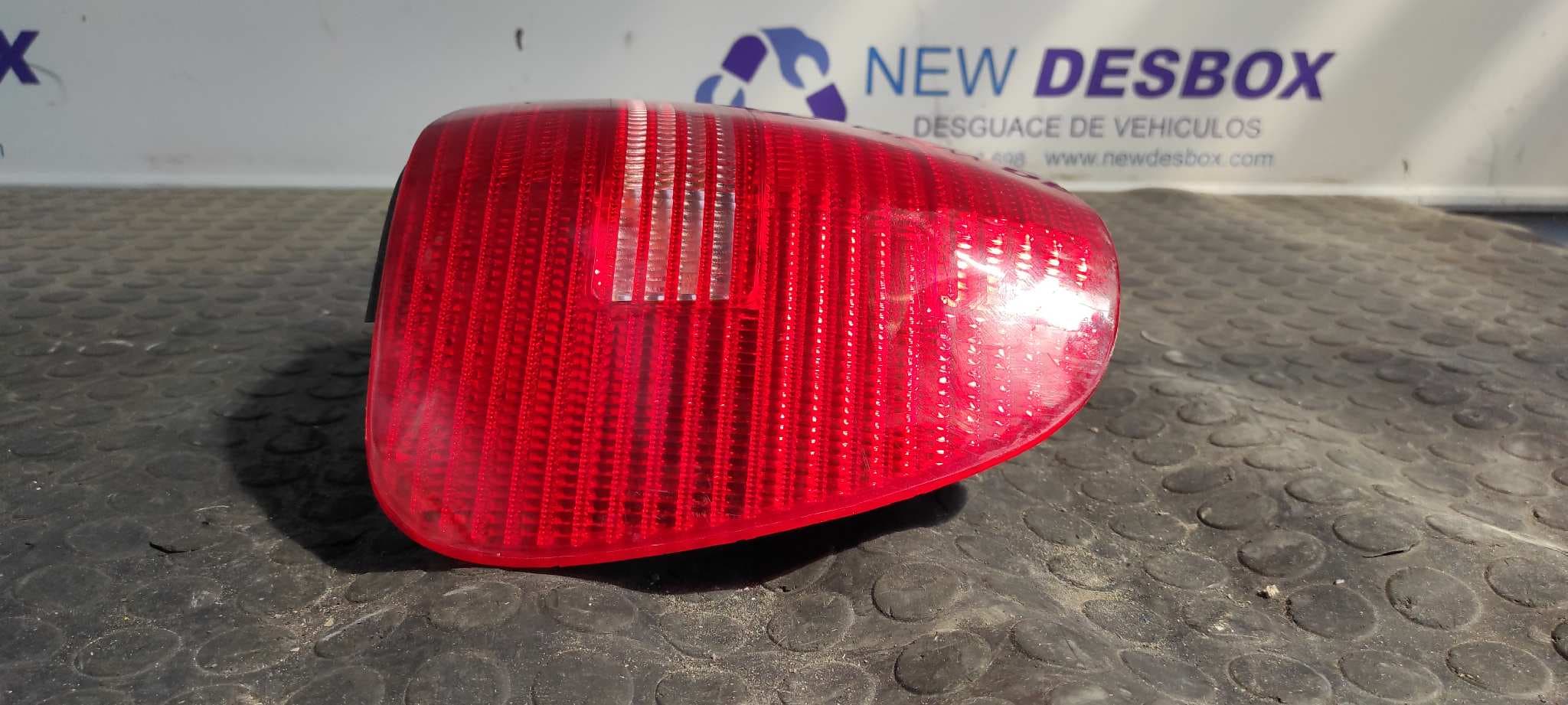Recambio de PILOTO TRASERO IZQUIERDO para VOLKSWAGEN POLO BERLINA (6N2) referencia OEM IAM 6N0945257B 4