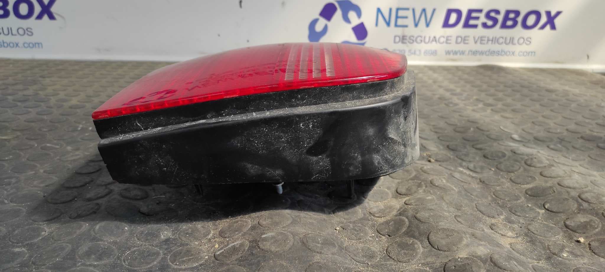 Recambio de PILOTO TRASERO IZQUIERDO para VOLKSWAGEN POLO BERLINA (6N2) referencia OEM IAM 6N0945257B 7