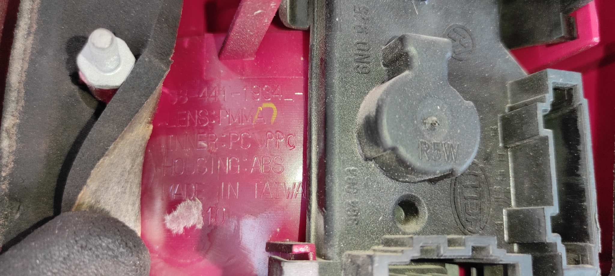 Recambio de PILOTO TRASERO IZQUIERDO para VOLKSWAGEN POLO BERLINA (6N2) referencia OEM IAM 6N0945257B 3