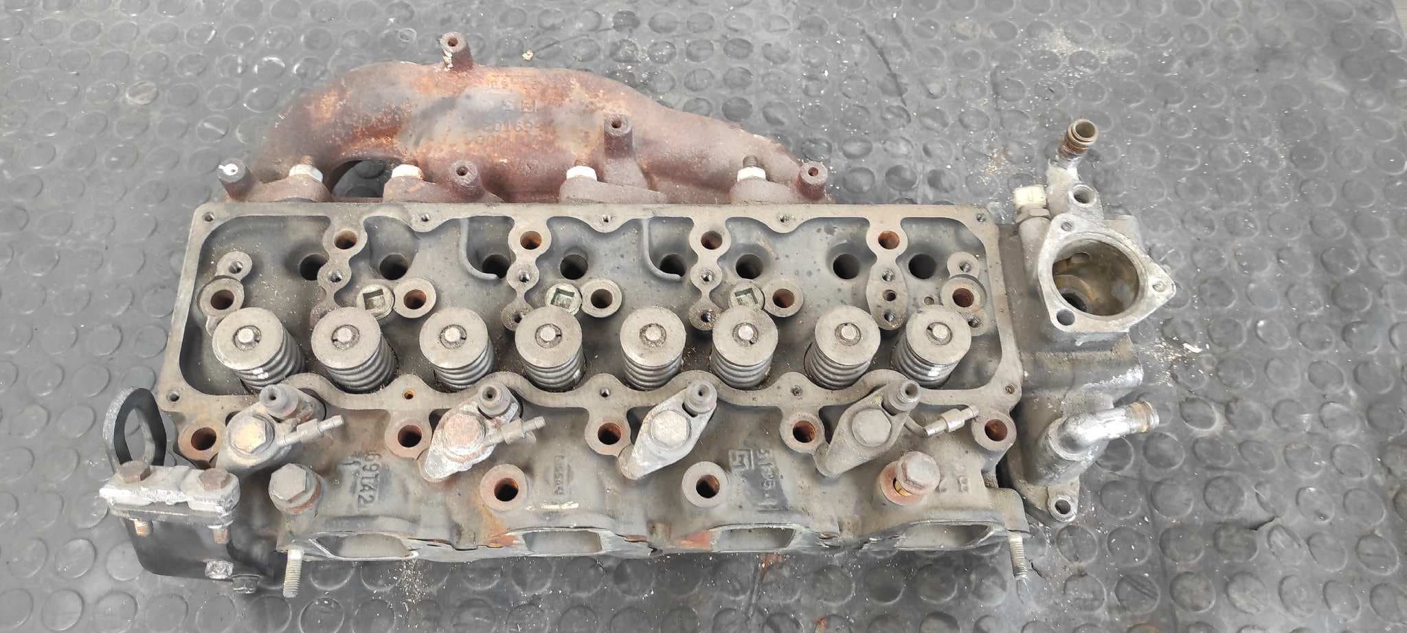 Recambio de CULATA para NISSAN TRADE 100 BD30 referencia OEM IAM 69T42 6