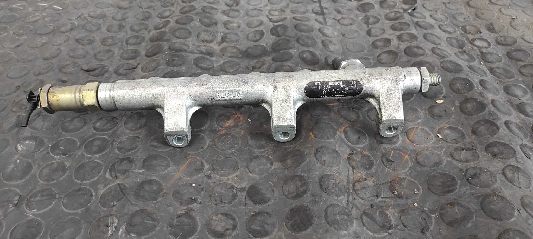 Recambio de RAMPA INYECTORA para RENAULT MASTER II PHASE 2 COMBI Combi 2t8  L1   9 - Plazas G9TF7 referencia OEM IAM 8200023961   - BLANCO 4