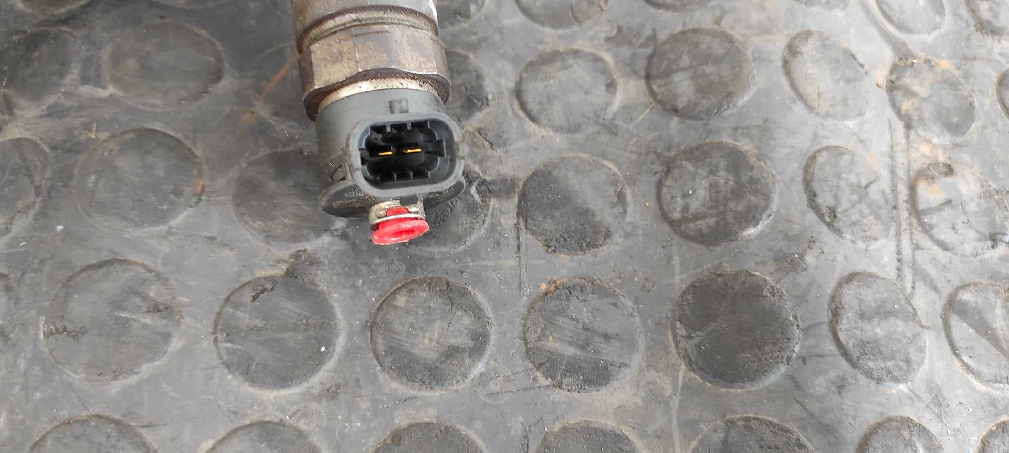 Recambio de INYECTOR para PEUGEOT 206 BERLINA 8HZ referencia OEM IAM 0445110252 2